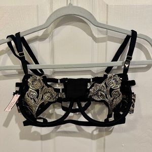 Victoria's Secret Very Sexy Balconet Bra NWT